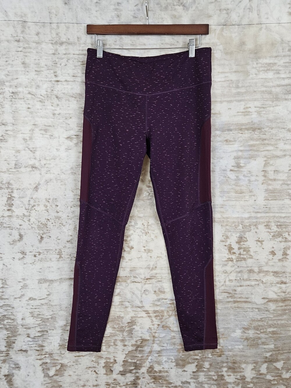 Victoria's Secret VSX Sport High-Rise Leggings Size Medium Pink Burgundy